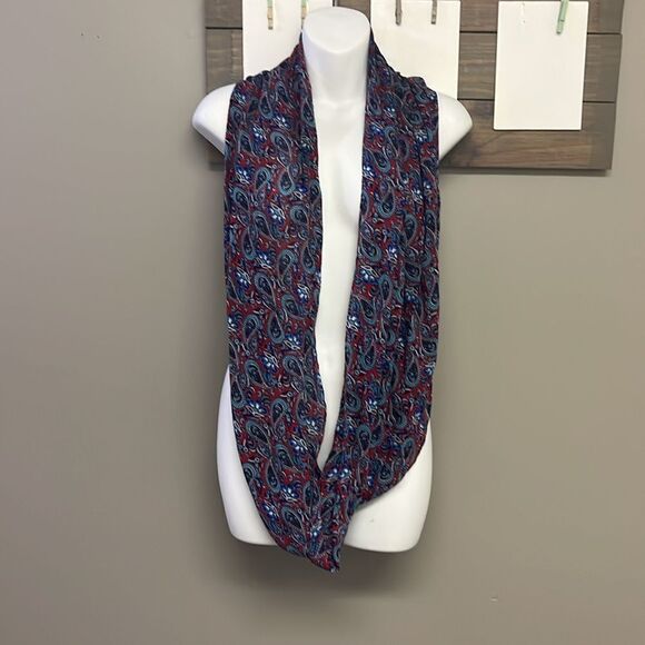 Talbots Woman’s Red Paisley Infinity Fashion Viscose Scarf- OSFM Approx 32”, 21” - Picture 4 of 8